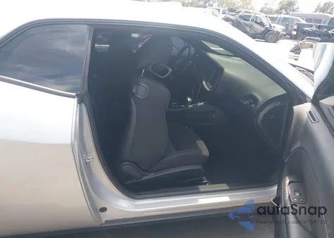 2022 Dodge Challenger R/T z USA, uszkodzony, nr VIN 2C3CDZBTXNH131876